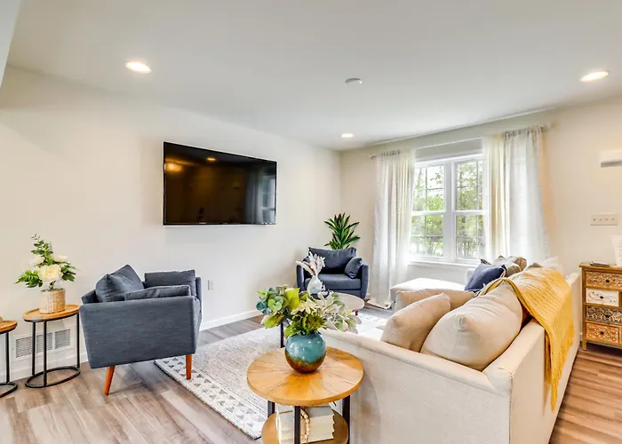 Modern Tobyhanna Retreat 5 Mi To Lake!