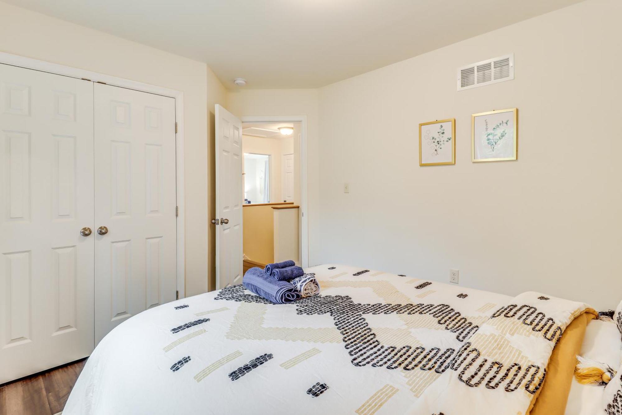 Modern Retreat 5 Mi To Lake! Holiday home